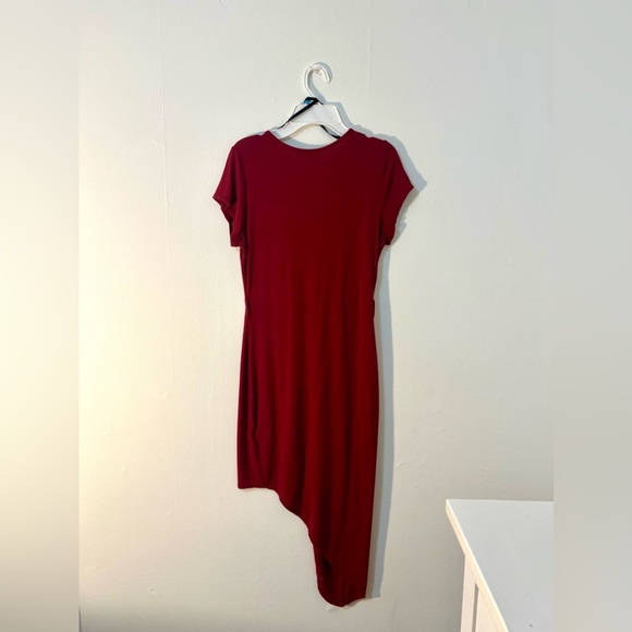 ‼️FINAL SALE‎ MUST GO‼️🩷✨Gorgeous Dark Red Dress - Size M✨🩷 - Picture 2 of 6